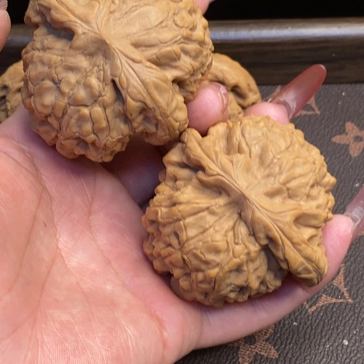 文玩核桃吊坠龙鼎