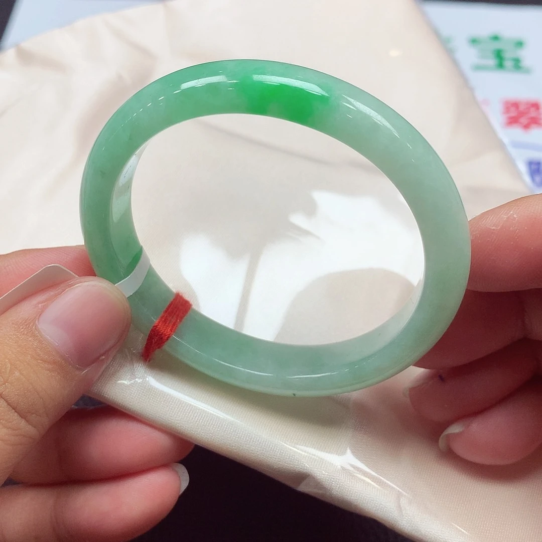 翡翠手镯（贵妃镯）未镶嵌天然缅甸A货翡翠手镯
