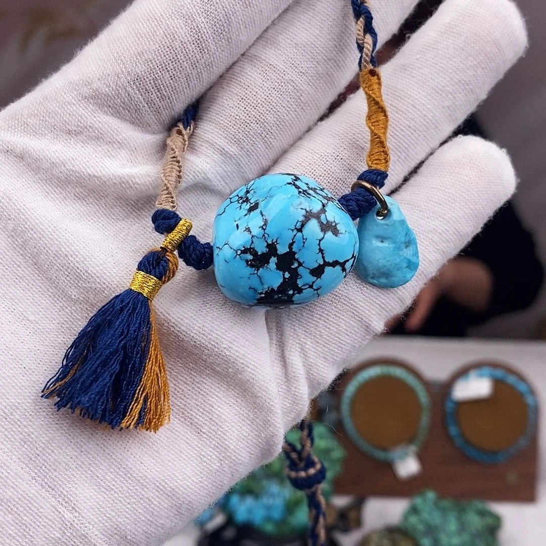 绿松石未镶嵌原矿