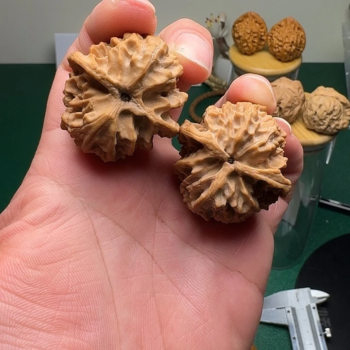 把件文玩核桃闪46，山地苹果园38尺