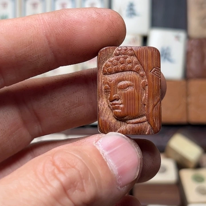 实心竹雕刻手把件