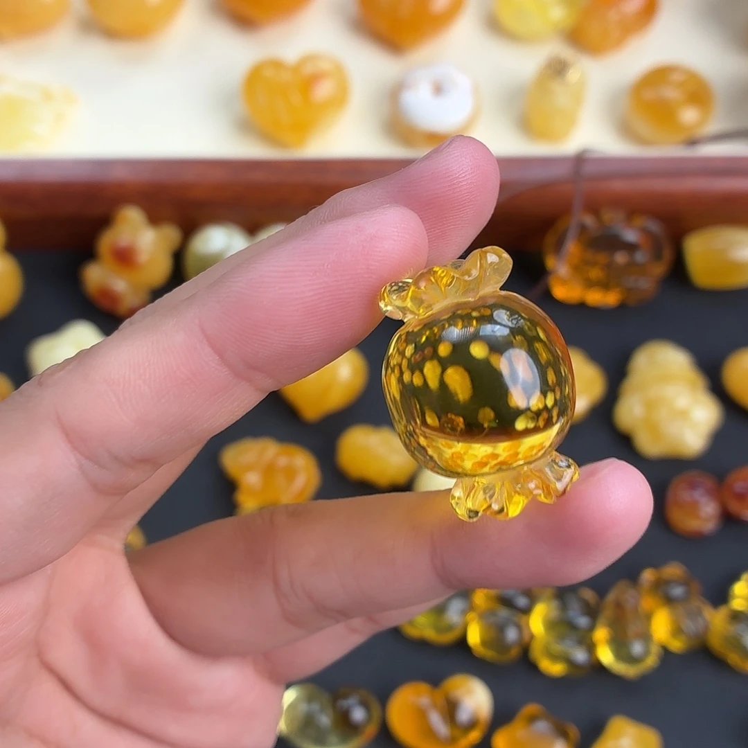 琥珀未镶嵌珠宝奇石
