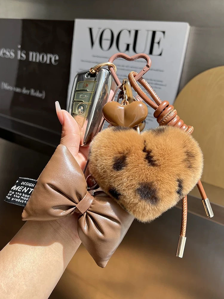 可爱真獭兔毛豹纹爱心手绳钥匙扣挂件毛绒心形桃心书包包挂饰礼物