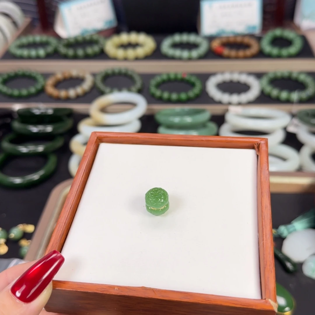 和田玉未镶嵌吊坠(不含链)