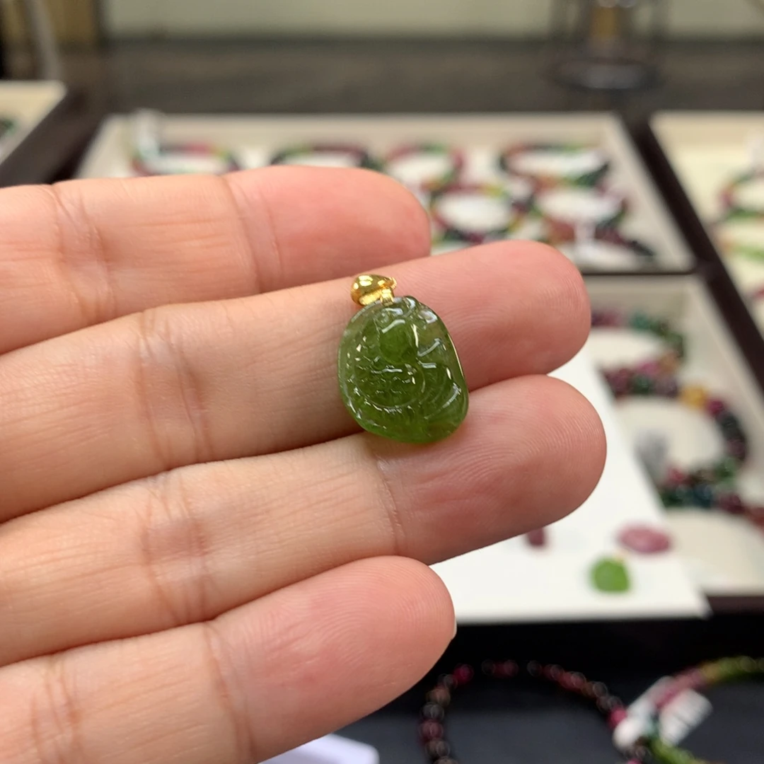 陈***霞18K金镶嵌吊坠碧玺吊坠