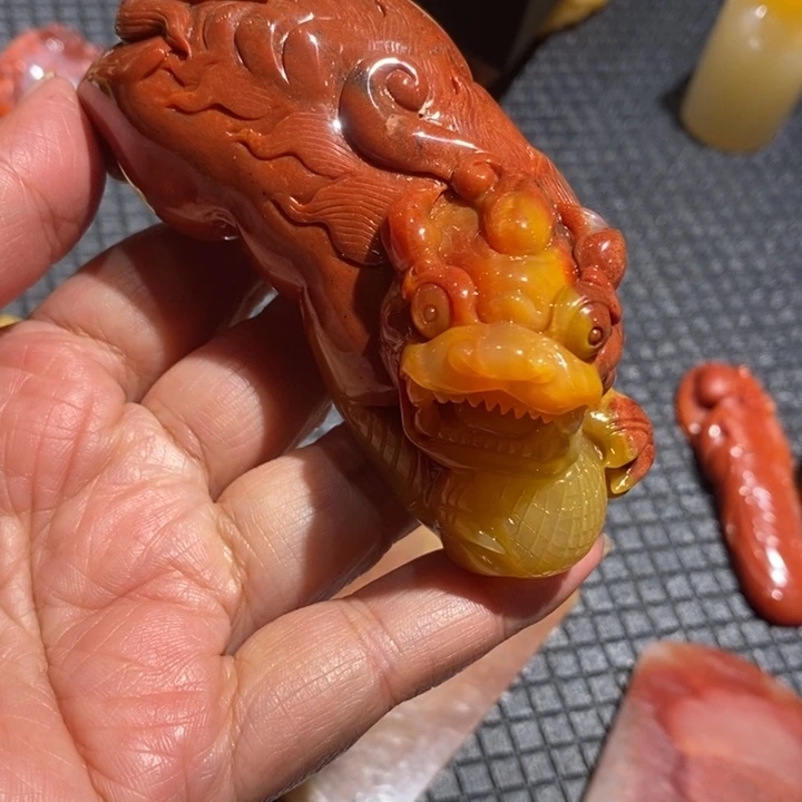 石英质玉（黄龙玉）未镶嵌颈饰