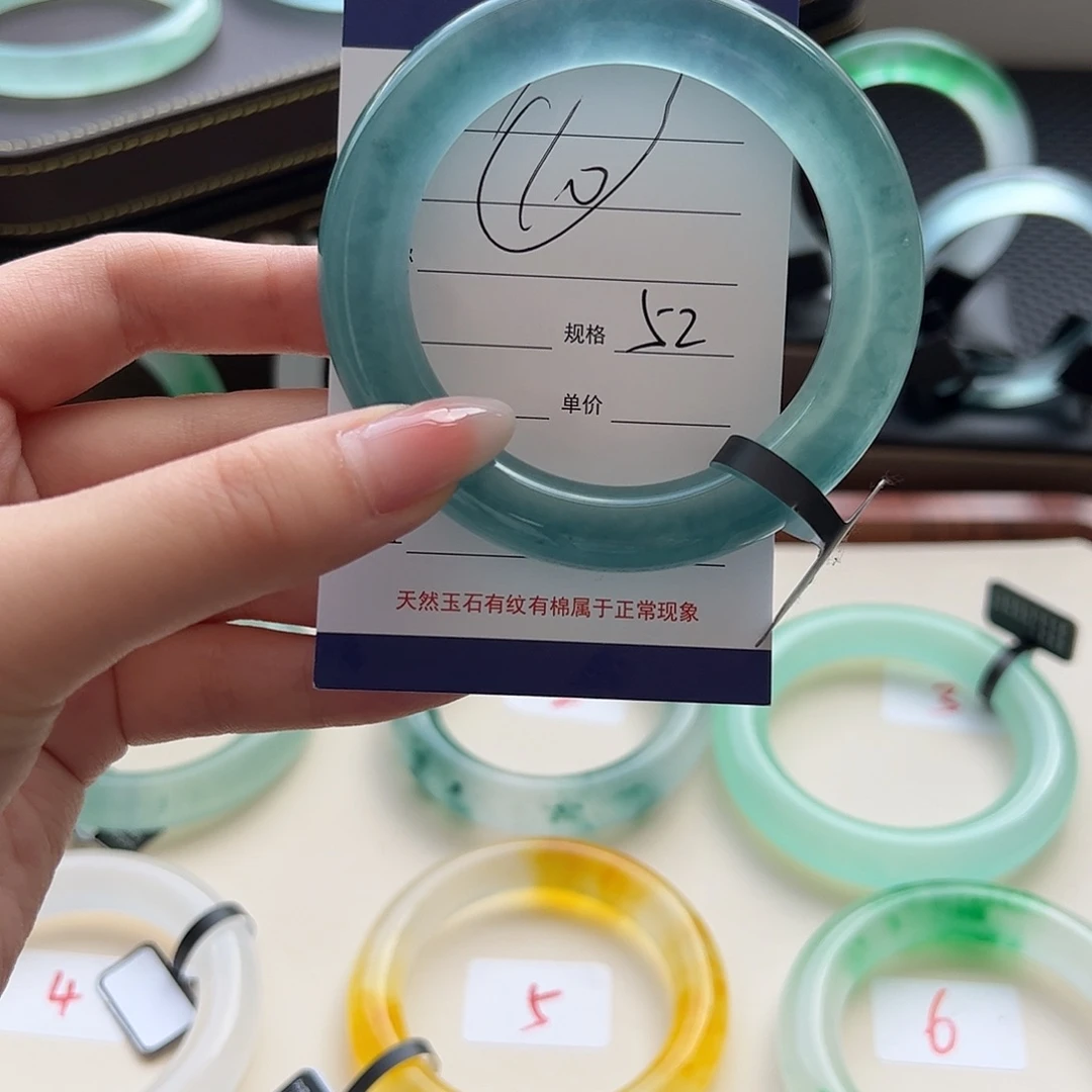 ?****长时尚精品天空蓝手镯