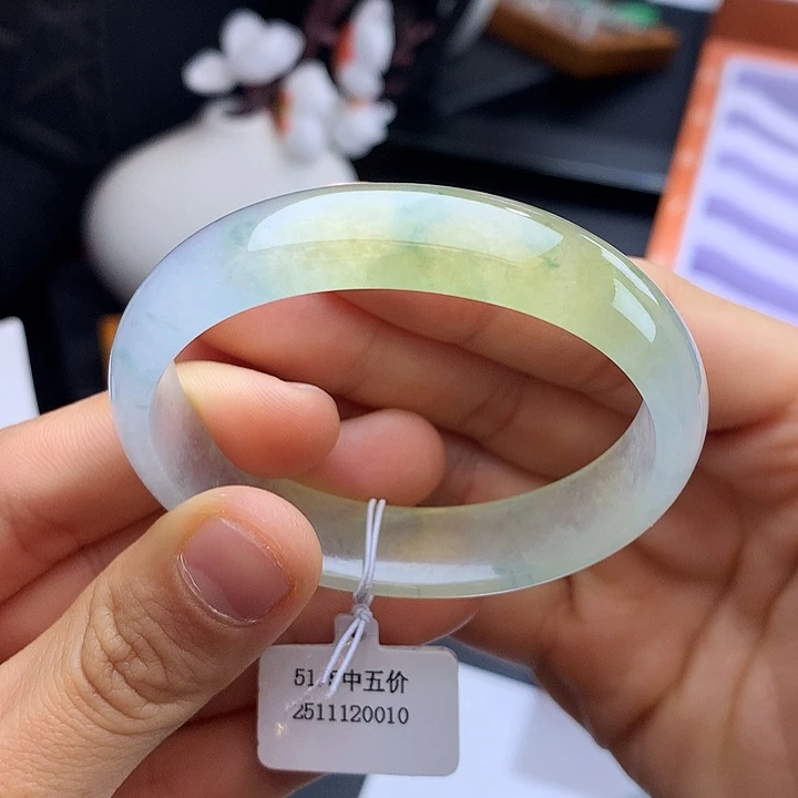 未镶嵌手镯翡翠52黄加绿贵妃圈