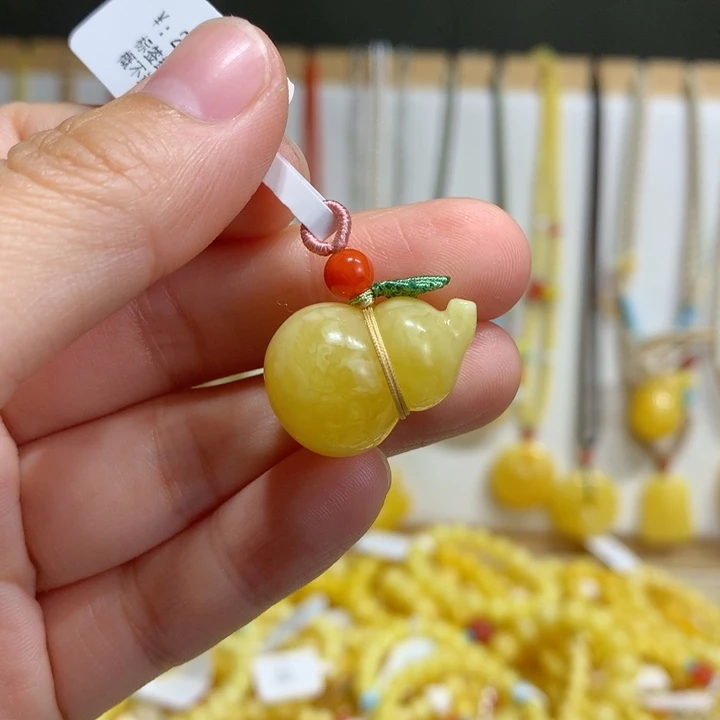蜜蜡未镶嵌裸石葫芦
