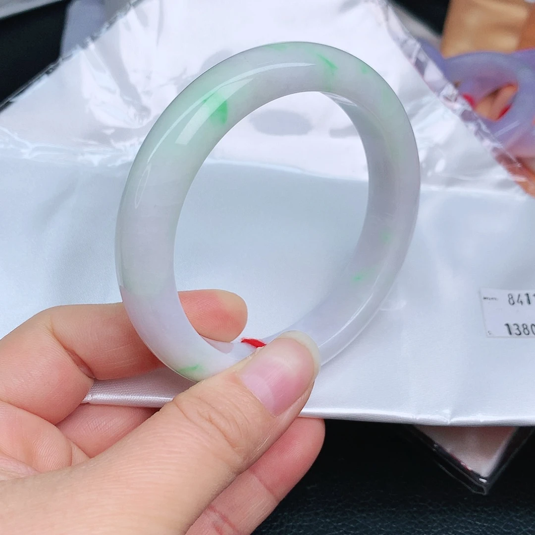 翡翠手镯未镶嵌8411cvvbbn