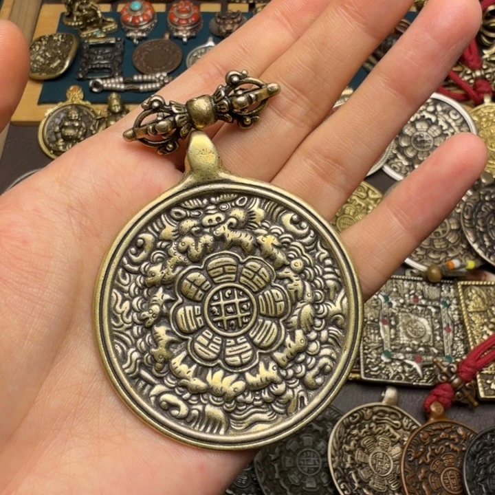 藏传文玩九宫如图