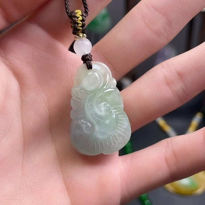翡翠未镶嵌吊坠(赠链)