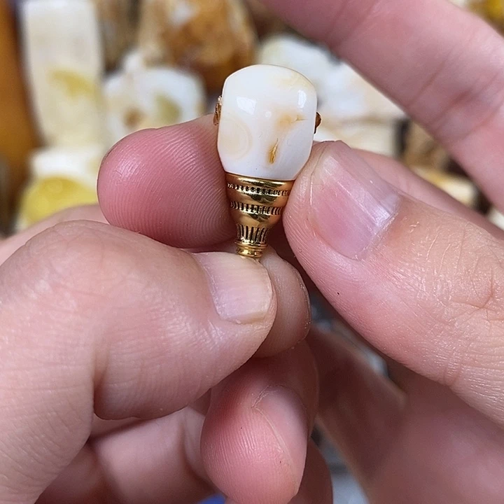 未镶嵌琥珀裸石我