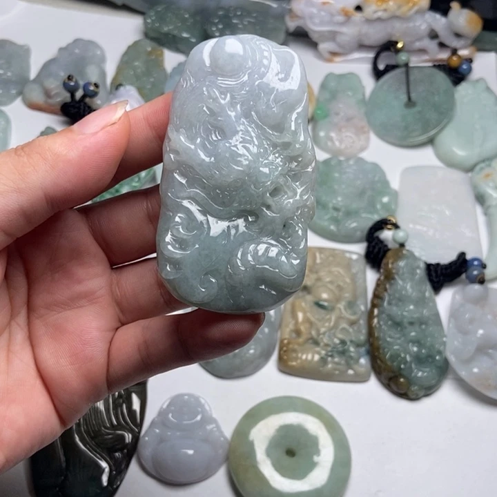 翡翠未镶嵌颈饰龙牌30