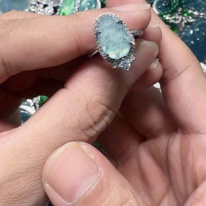 翡翠未镶嵌颈饰天然A货翡翠放漏