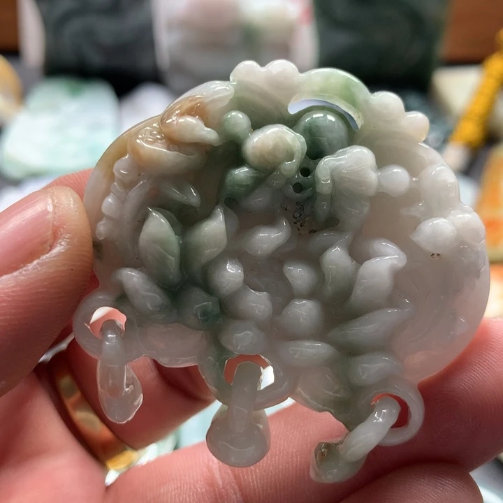 翡翠未镶嵌颈饰保真天然a货翡翠