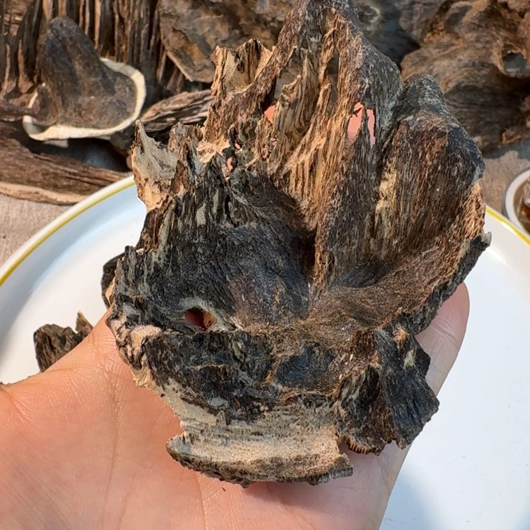 沉香沉香碎屑香港半包壳一个16.6