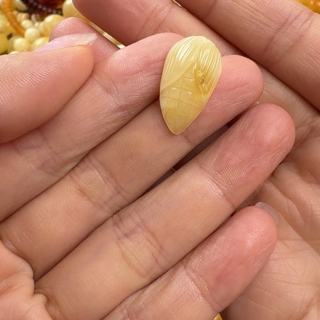 琥珀未镶嵌珠宝奇石