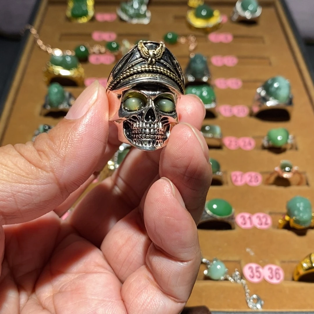 柱***柱和田玉（碧玉）未镶嵌戒指