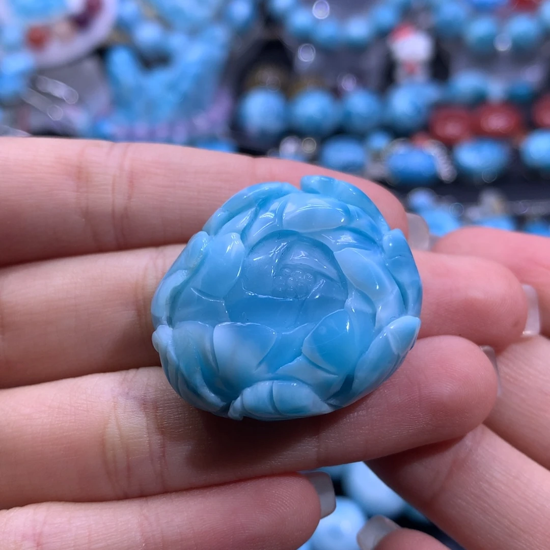 针钠钙石（海纹石）未镶嵌颈饰