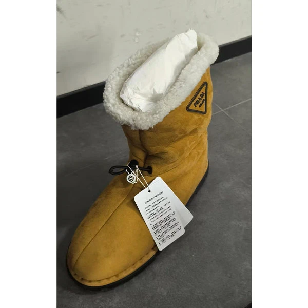 PRADA冬季新品羊毛男士高帮通勤百搭雪地靴2UE0211A6F0046