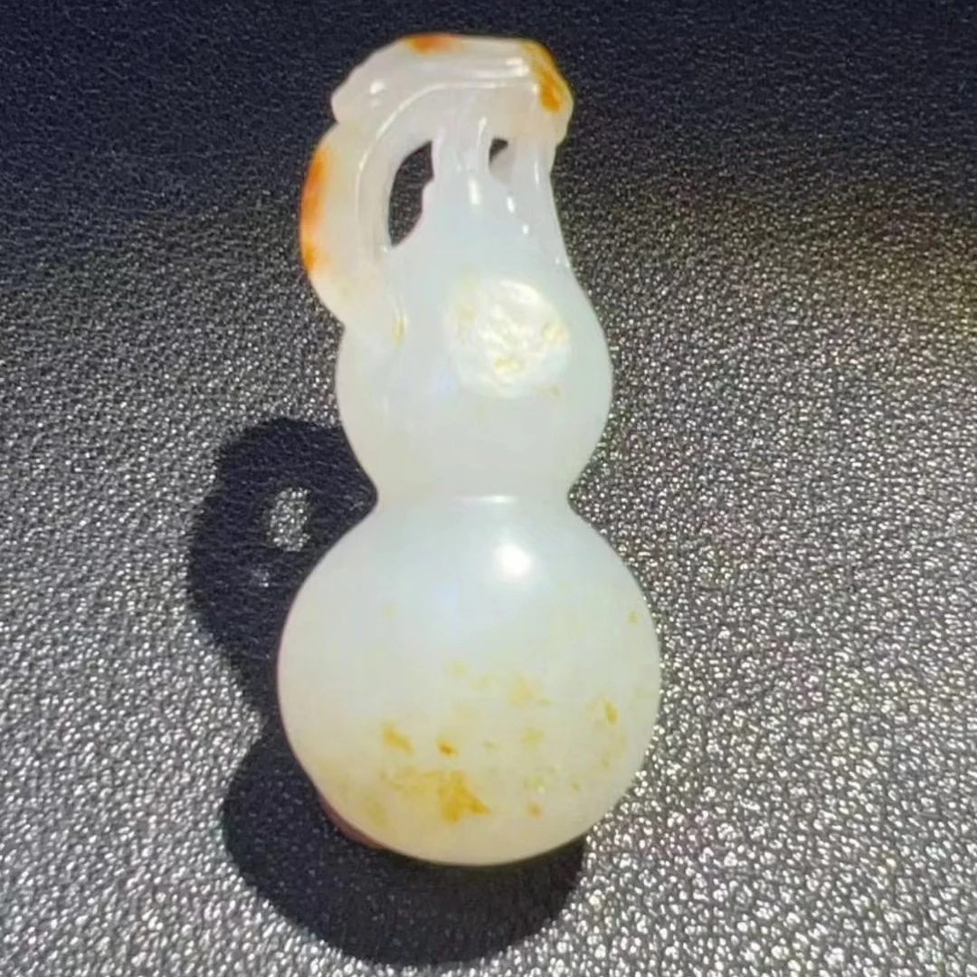 和田玉洒金红皮籽料葫芦挂件