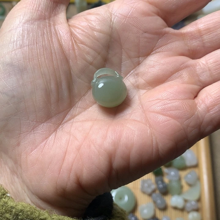 和田玉未镶嵌珠宝奇石