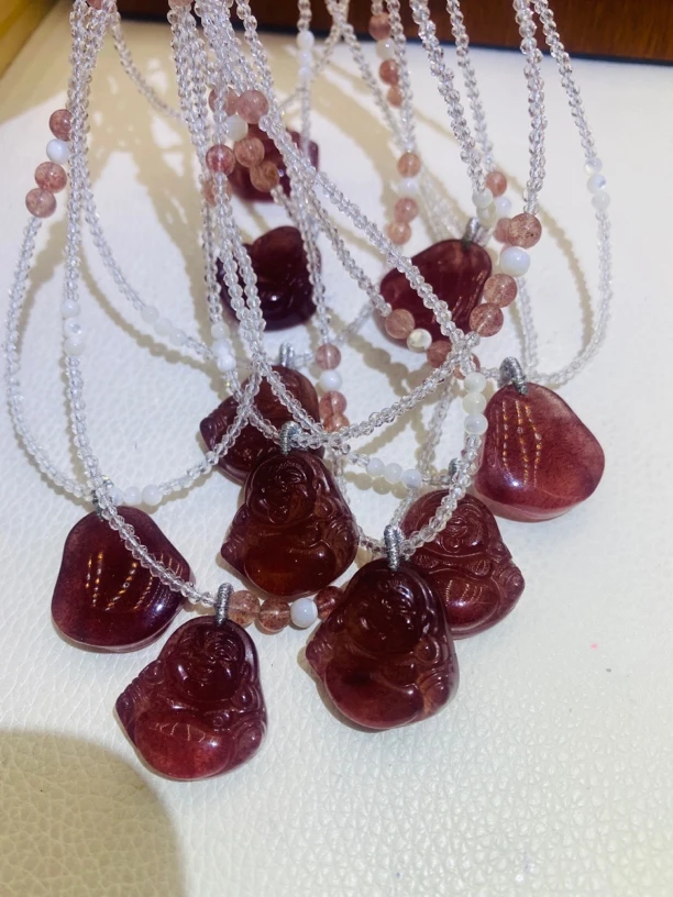 【卿云】天然草莓晶大肚佛锁骨链条时尚单品