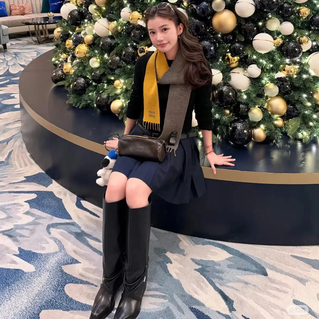 泓阳琳品牌·宅女推荐正品靴子2025新款7厘米粗跟骑士靴长靴