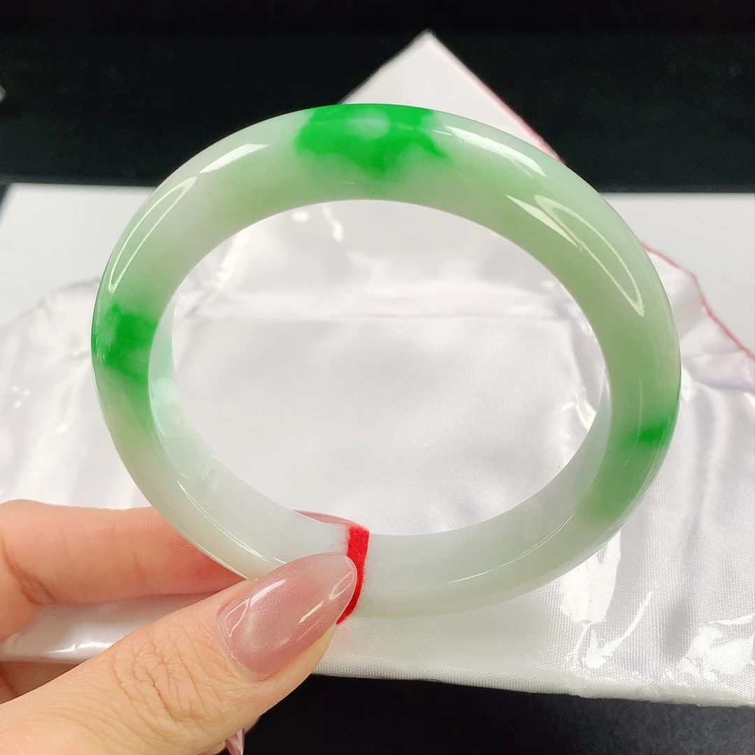 翡翠手镯未镶嵌129翡翠