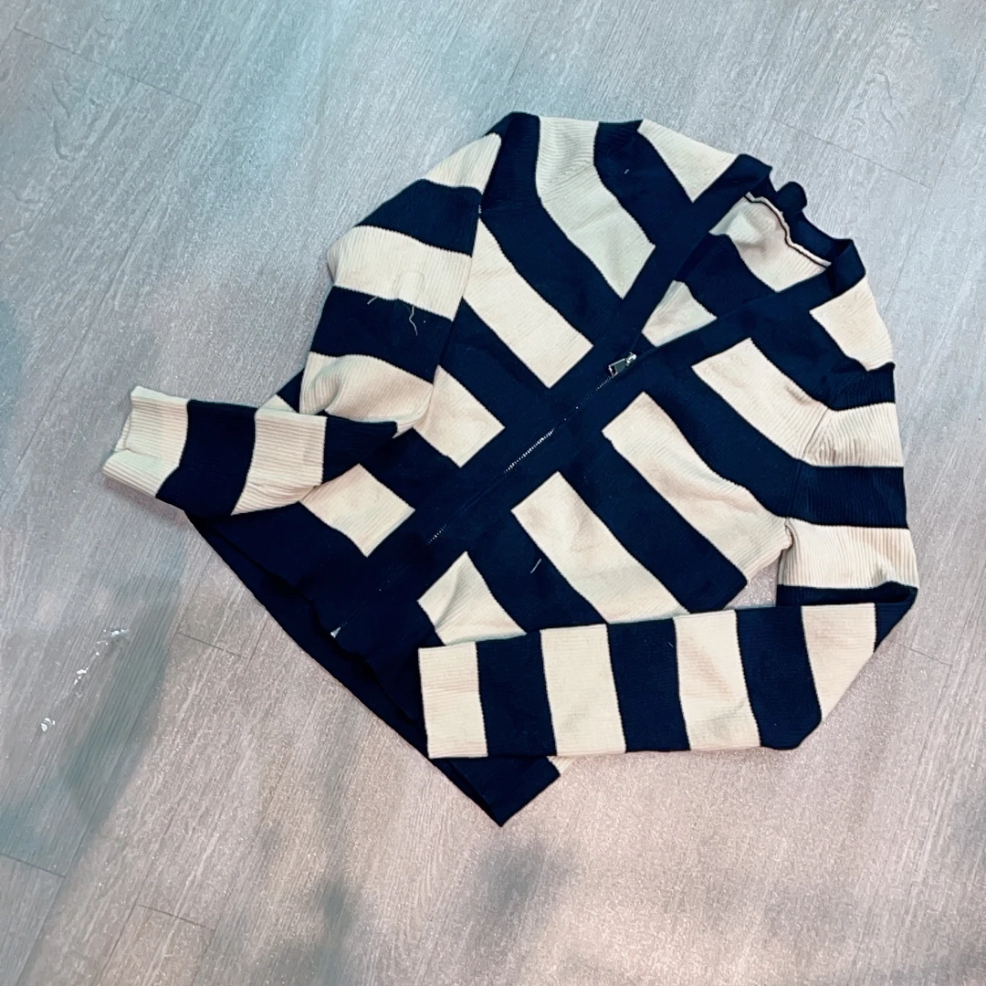 V领双色宽条纹拼接长袖拉链开衫（微瑕介意勿拍）-果梓1009