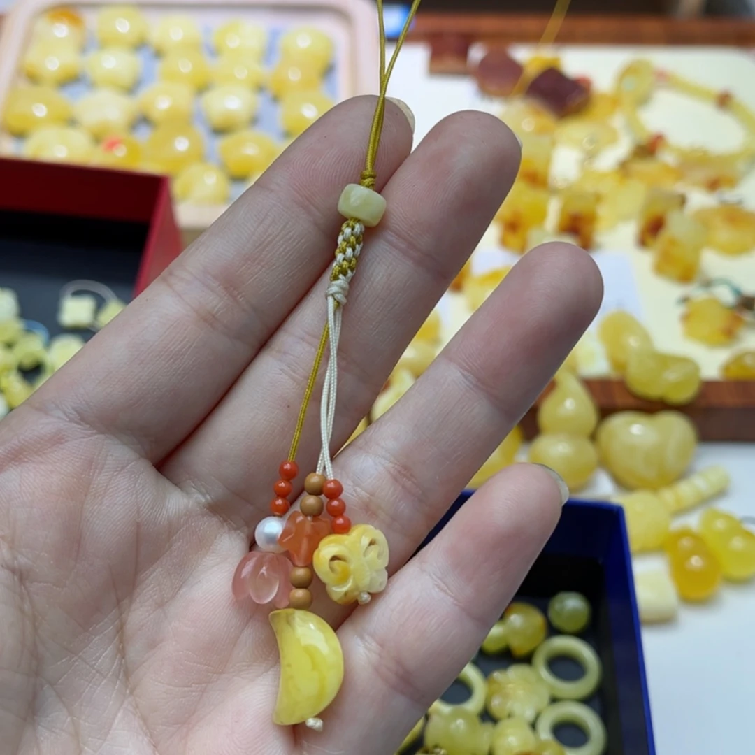 【闪购商品】蜜蜡裸石未镶嵌如****道配饰