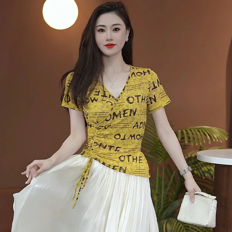 女夏季字母印花t恤显瘦百搭2025年V领套头短袖上衣宽松减龄女士
