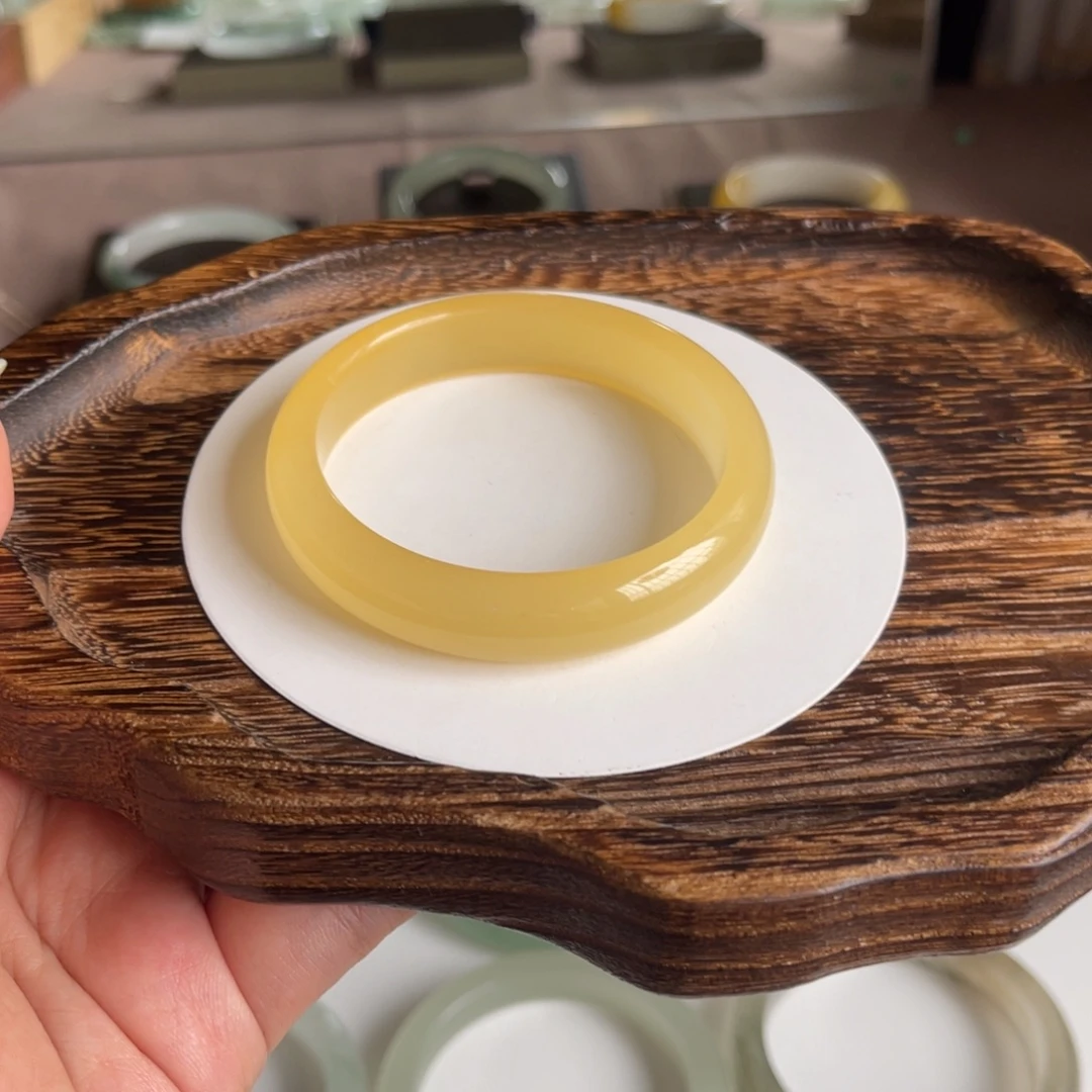 东陵石手镯未镶嵌