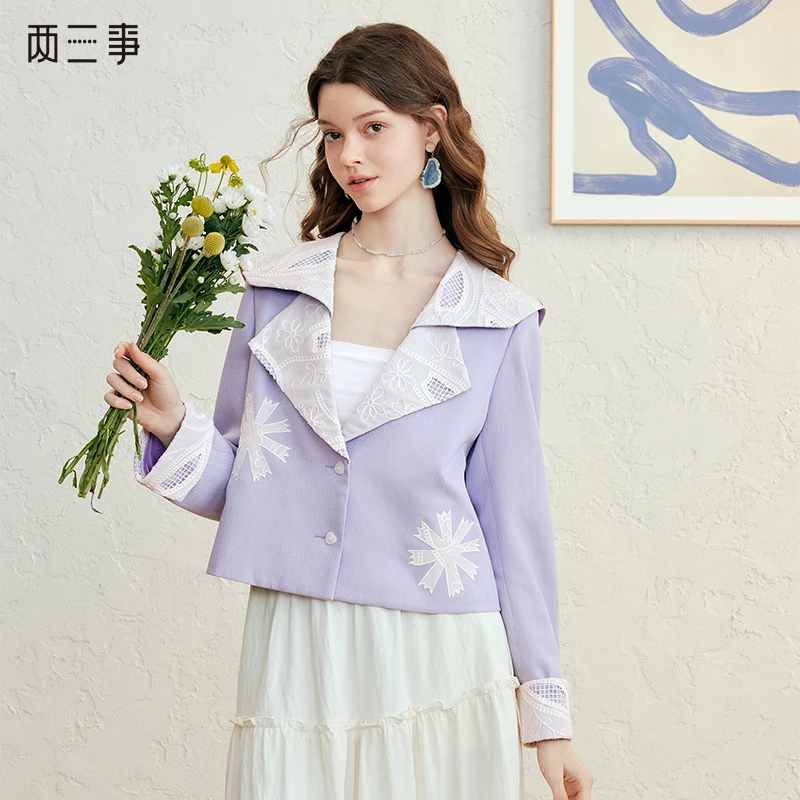 两三事轻描生趣小清新蕾丝拼接西装外套女短款