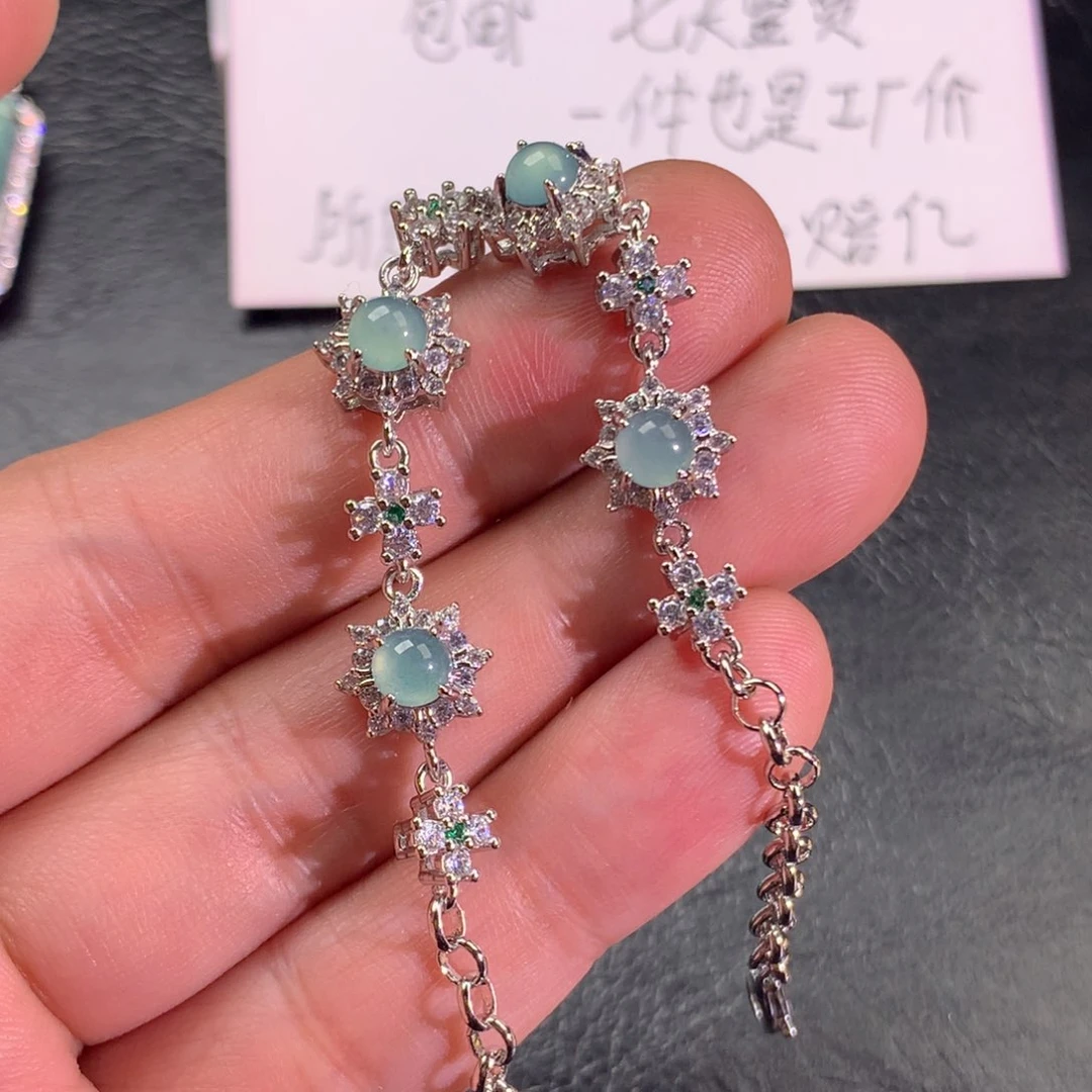 翡翠颈饰未镶嵌手链