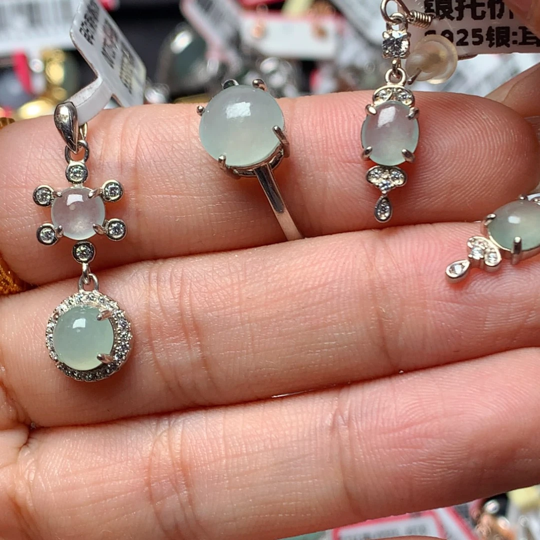 翡翠戒指银S925镶嵌天然翡翠吊坠