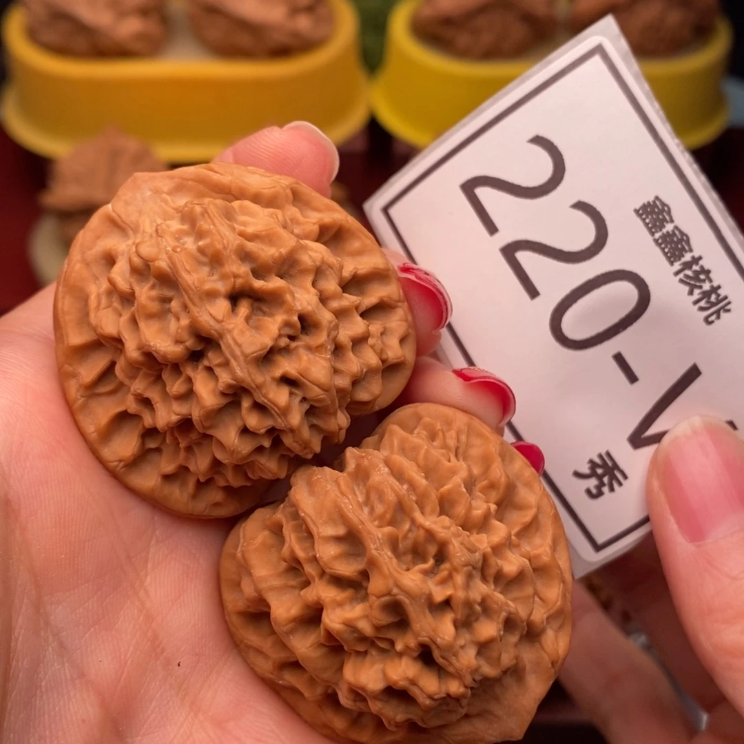 把件桃核秦闷39……