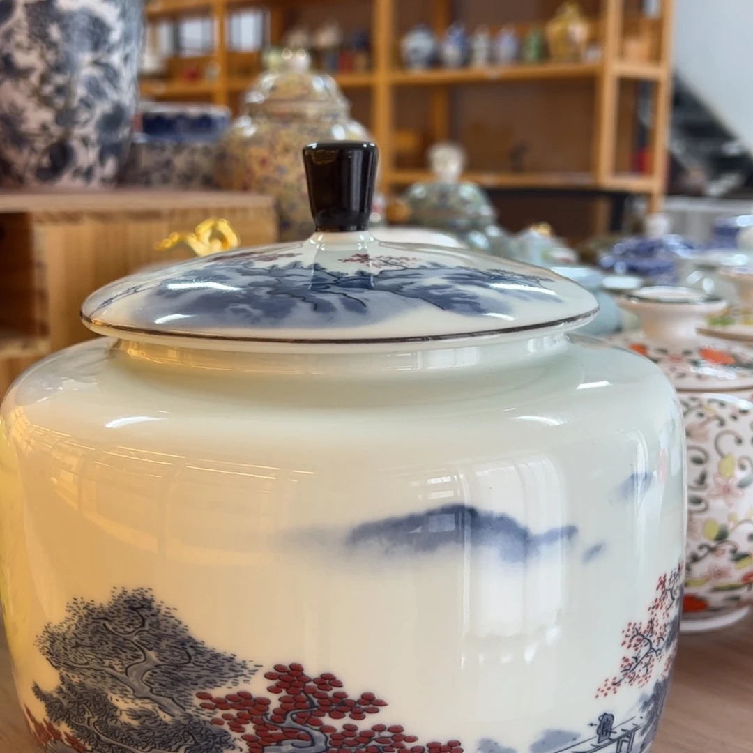 陶瓷家用茶叶罐。