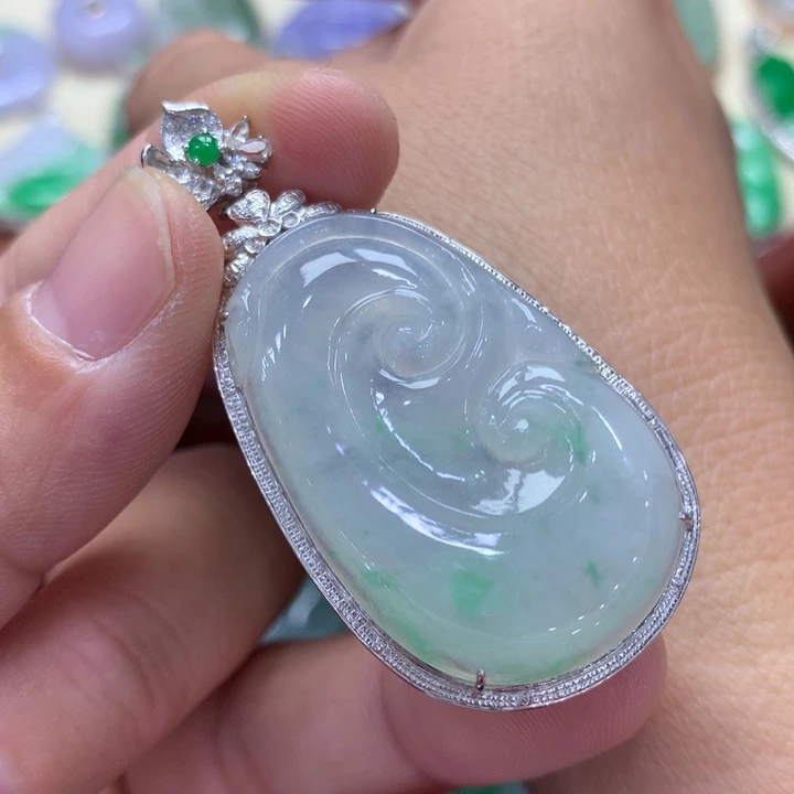 翡翠18K金镶嵌吊坠(不含链)