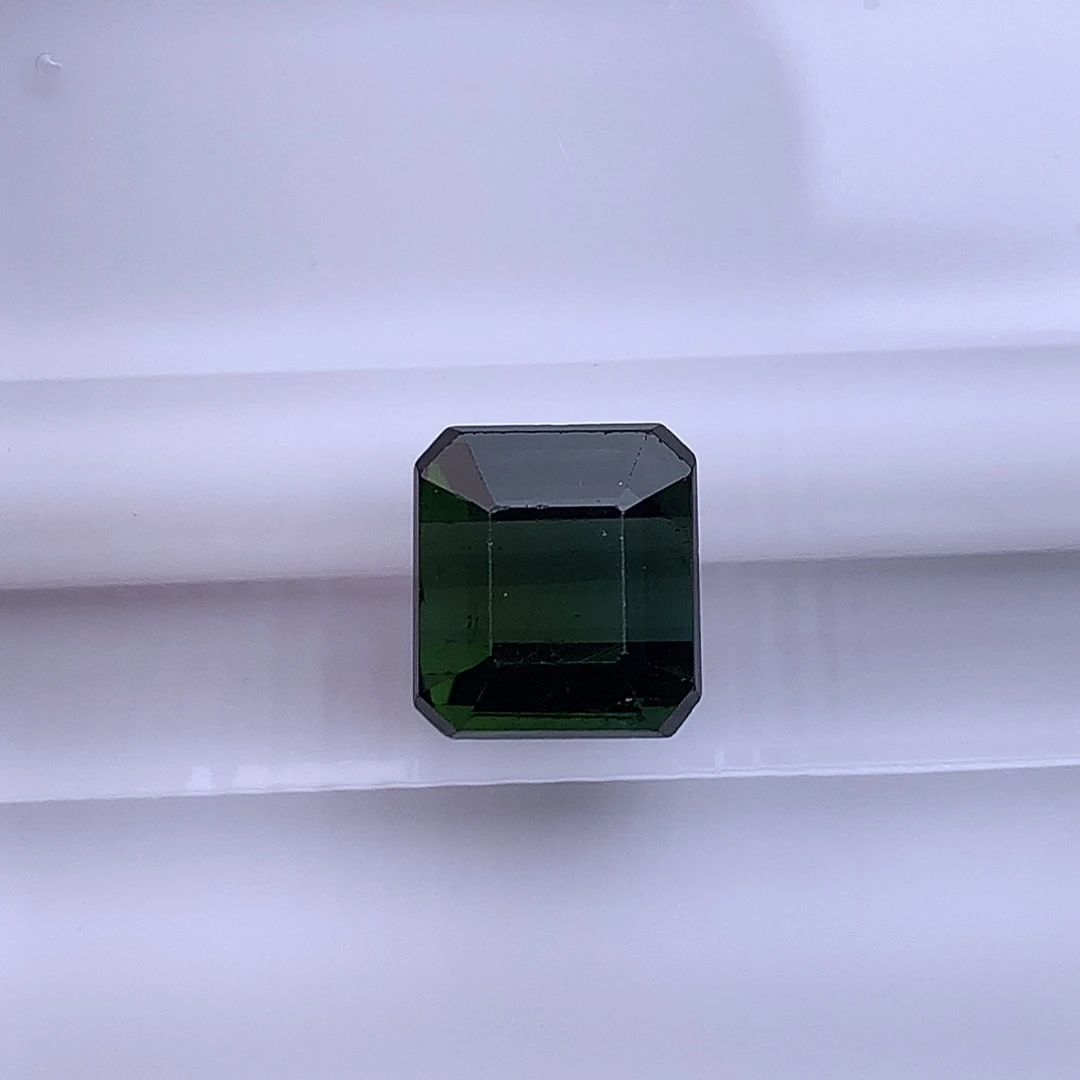 珠宝半成品碧玺未镶嵌3.09克拉
