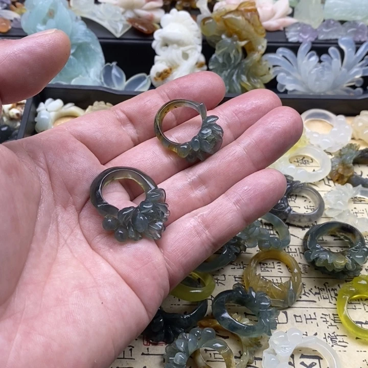 蛇纹石玉合金颈饰