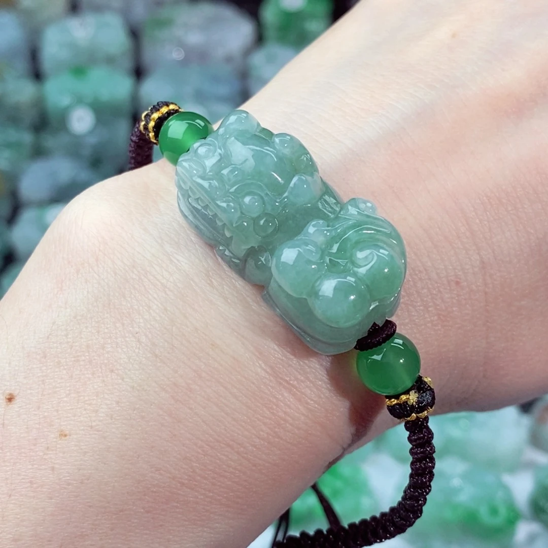 颈饰未镶嵌翡翠天然