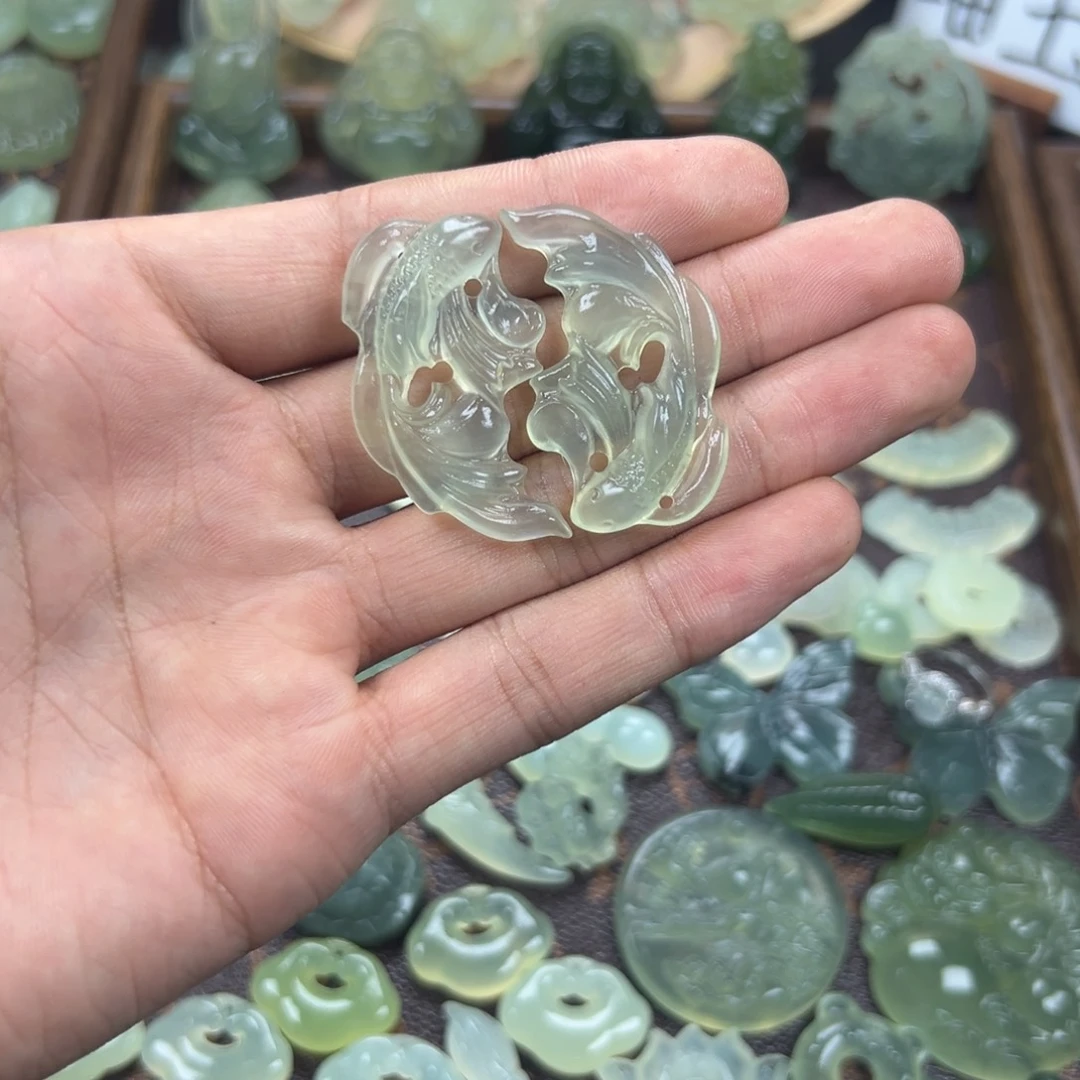 蛇纹石玉合金颈饰