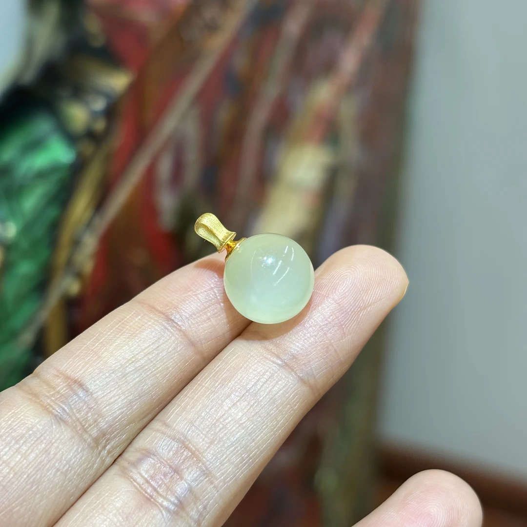 122163mh 和田玉黄口18k金镶嵌猫眼单珠吊坠约12mm多样性发其一