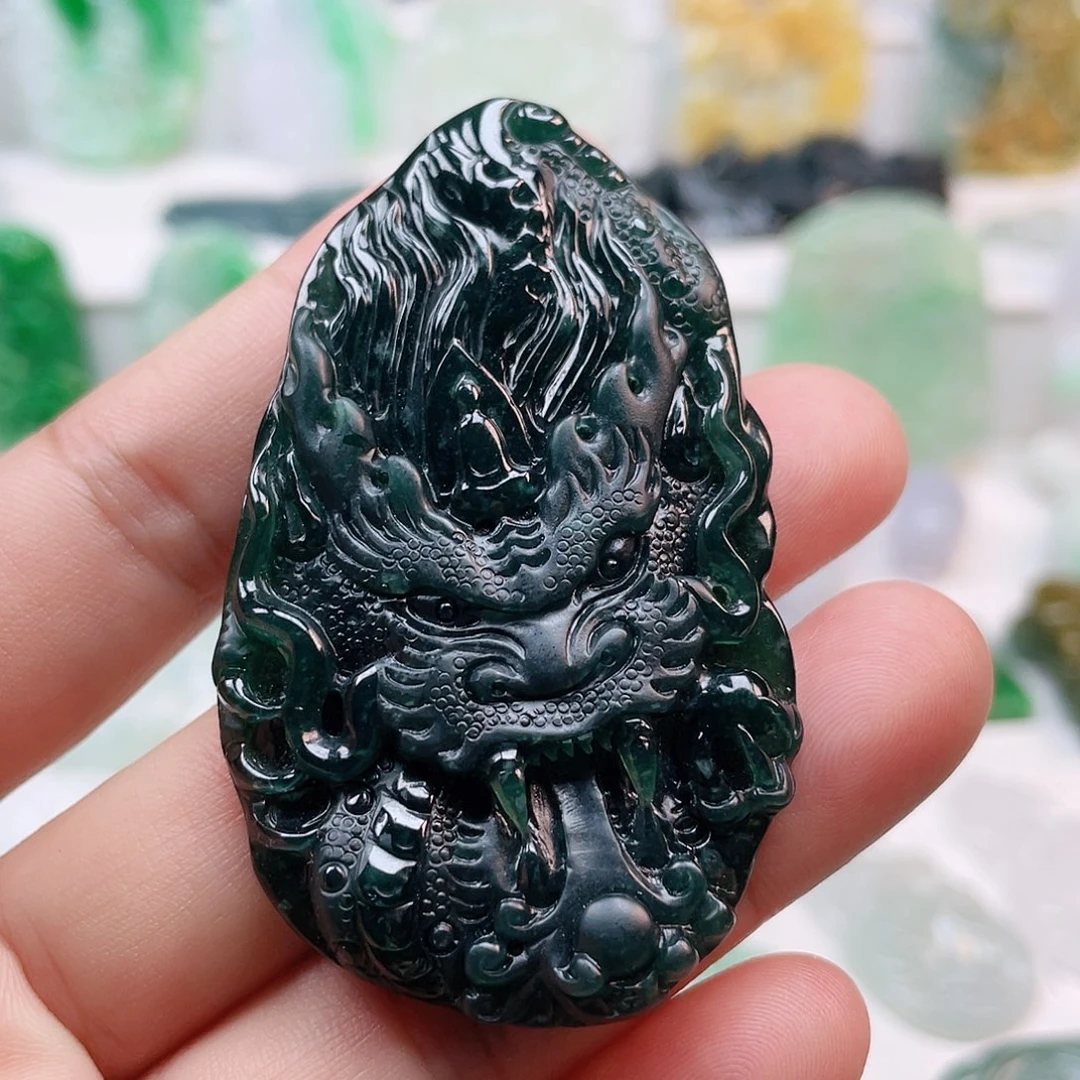 翡翠颈饰未镶嵌龙