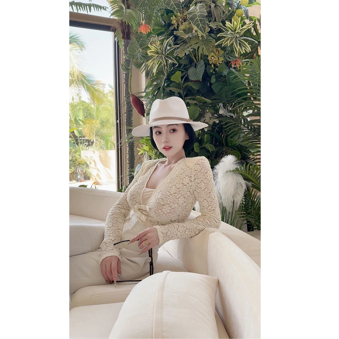 LYXJ【慕斯藤曼】春夏蕾丝长袖修身显瘦显气质小众高级感女装11769