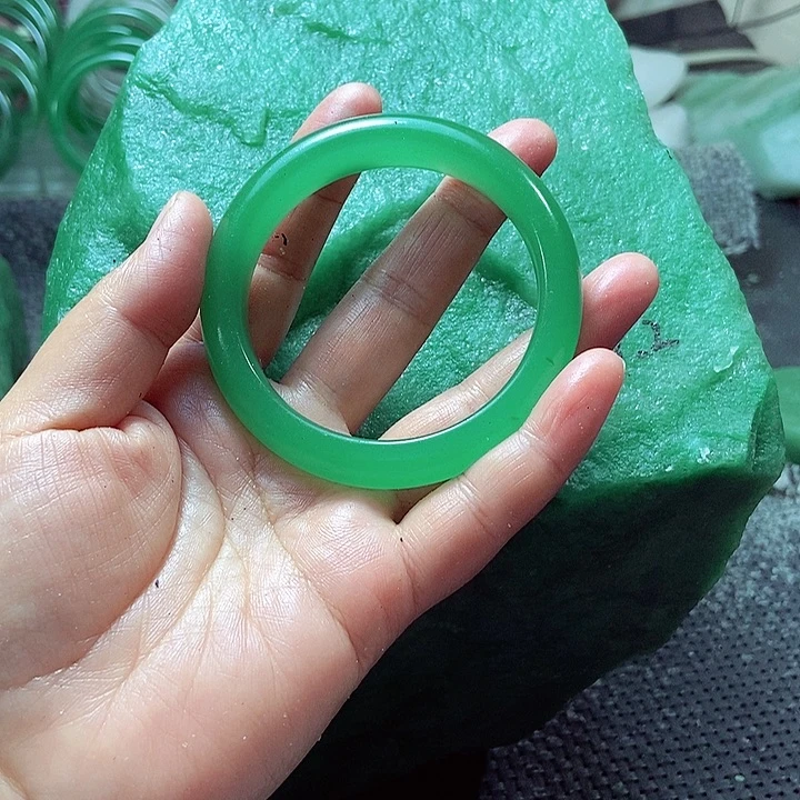 新疆东陵玉手镯55圈口
