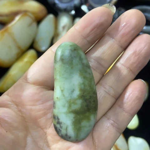 未镶嵌和田玉（糖玉）车挂