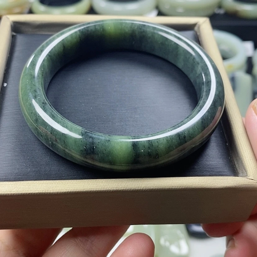 【闪购商品】未镶嵌手镯和田玉